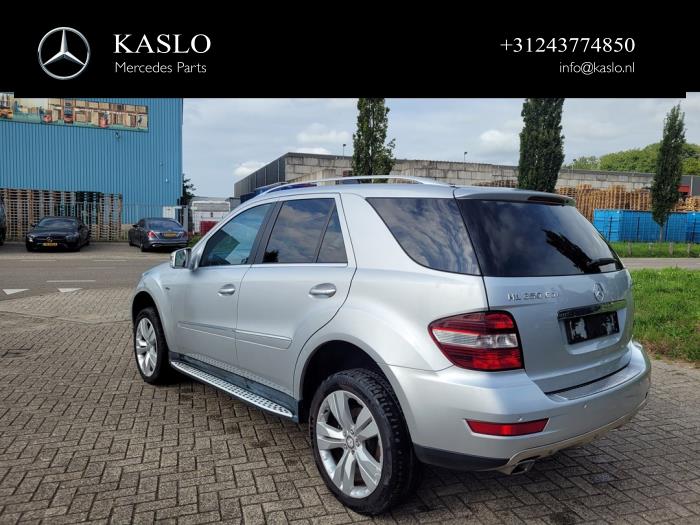 Mercedes ML II 3.0 ML-350 CDI BlueTec 4-Matic V6 24V Sloopvoertuig (2010, Metallic, Zilver)