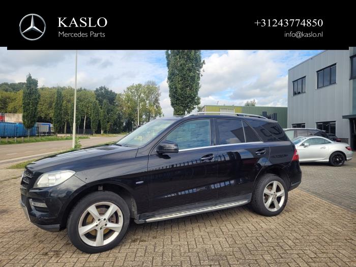 Mercedes ML III 2.1 ML-250 CDI 16V BlueTEC 4-Matic Sloopvoertuig (2012, Metallic, Zwart)