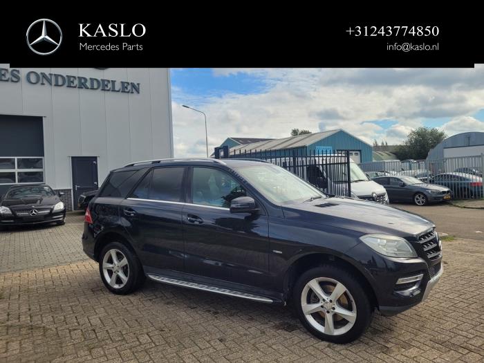 Mercedes ML III 2.1 ML-250 CDI 16V BlueTEC 4-Matic Sloopvoertuig (2012, Metallic, Zwart)