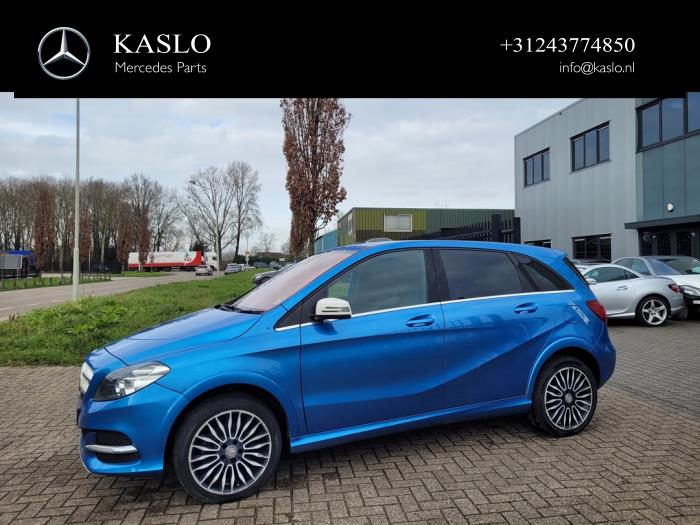 Mercedes B Electric Drive Sloopvoertuig (2016, Metallic, Blauw)