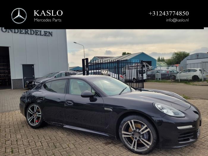 Porsche Panamera 3.0 D V6 24V Sloopvoertuig (2014, Metallic, Zwart)