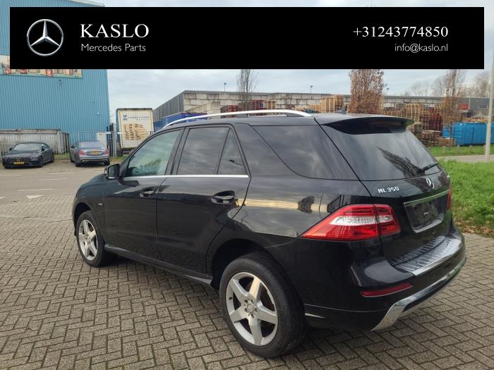Mercedes ML III 3.0 ML-350 BlueTEC V6 24V 4-Matic Sloopvoertuig (2012, Metallic, Zwart)