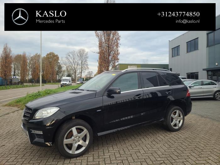 Mercedes ML III 3.0 ML-350 BlueTEC V6 24V 4-Matic Sloopvoertuig (2012, Metallic, Zwart)