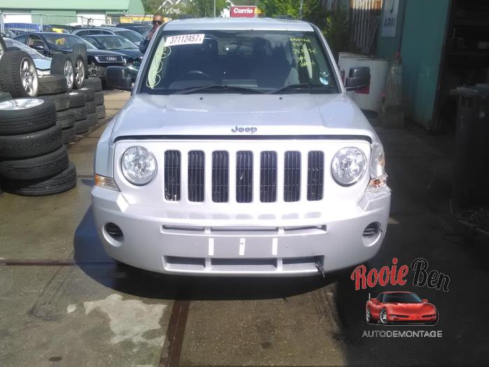 Jeep Patriot 2.0 CRD 16V 4x4 Sloopvoertuig (2008, Grijs)