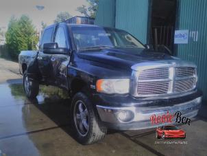 Dodge Ram 3500 Standard Cab 5.7 V8 Hemi 1500 4x4 Sloopvoertuig (2004, Zwart)