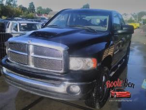 Dodge Ram 3500 Standard Cab 5.7 V8 Hemi 1500 4x4 Sloopvoertuig (2004, Zwart)