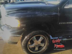 Dodge Ram 3500 Standard Cab 5.7 V8 Hemi 1500 4x4 Sloopvoertuig (2004, Zwart)