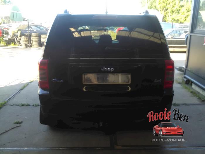 Jeep Patriot 2.2 CRD 16V 4x4 Sloopvoertuig (2011, Zwart)