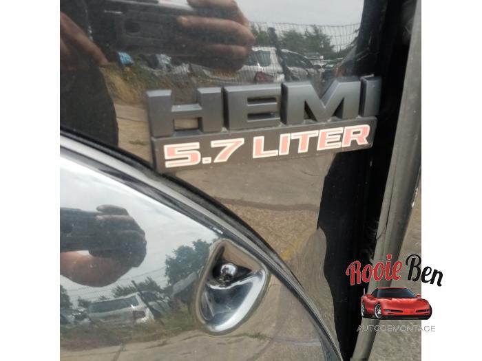 Dodge 1500 Crew Cab 5.7 Hemi V8 4x4 Sloopvoertuig (2018, Zwart)