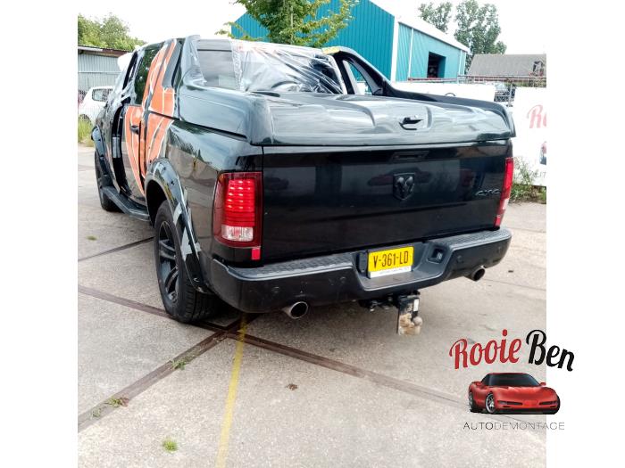 Dodge 1500 Crew Cab 5.7 Hemi V8 4x4 Sloopvoertuig (2018, Zwart)
