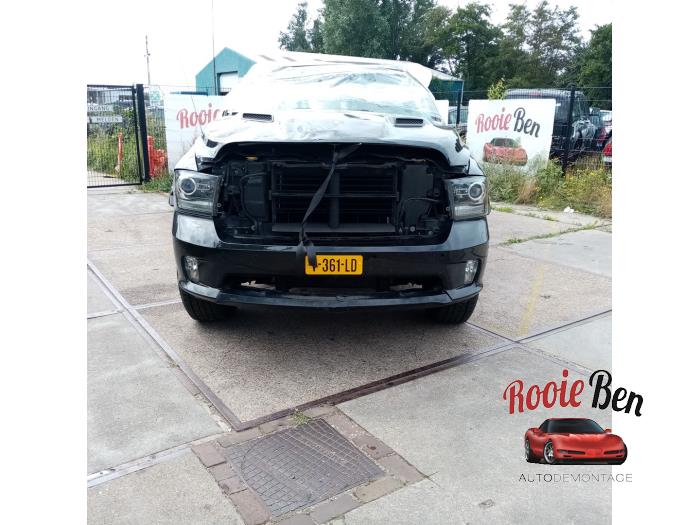 Dodge 1500 Crew Cab 5.7 Hemi V8 4x4 Sloopvoertuig (2018, Zwart)