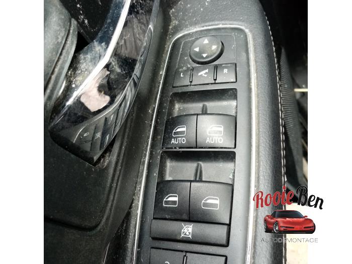 Dodge 1500 Crew Cab 5.7 Hemi V8 4x4 Sloopvoertuig (2018, Zwart)