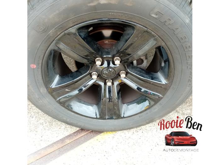 Dodge 1500 Crew Cab 5.7 Hemi V8 4x4 Sloopvoertuig (2018, Zwart)