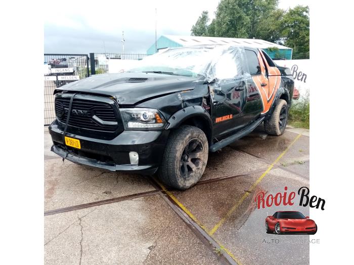 Dodge 1500 Crew Cab 5.7 Hemi V8 4x4 Sloopvoertuig (2018, Zwart)