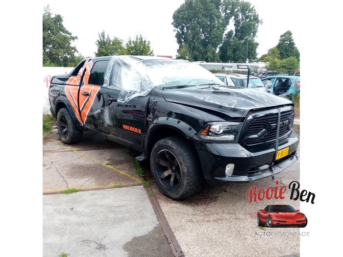 Dodge 1500 Crew Cab 5.7 Hemi V8 4x4 Sloopvoertuig (2018, Zwart)