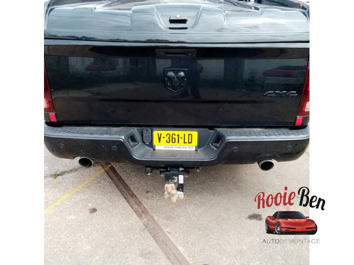 Dodge 1500 Crew Cab 5.7 Hemi V8 4x4 Sloopvoertuig (2018, Zwart)