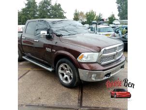 Dodge 1500 Crew Cab 5.7 Hemi V8 4x4 Sloopvoertuig (2016, Bruin)
