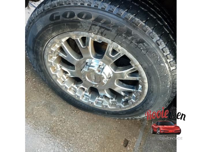 Chevrolet Silverado 1500 Standard Cab 5.3 V8 2500 4x4 Crew Cab Sloopvoertuig (2018, Zwart)