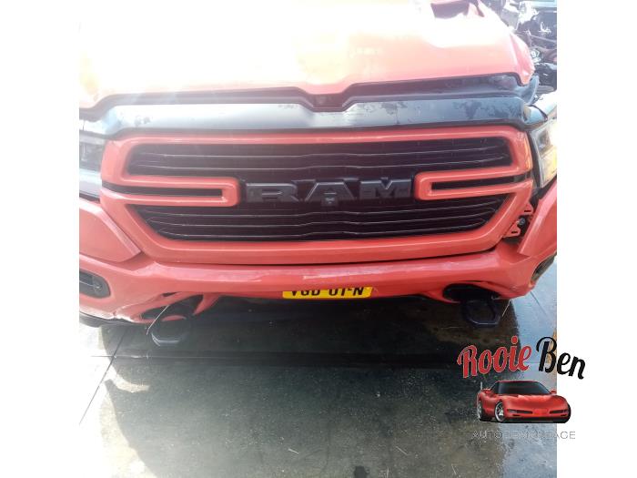 Dodge 1500 Crew Cab 5.7 Hemi V8 4x4 Sloopvoertuig (2020, Rood)