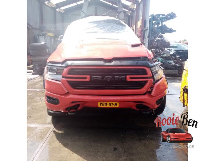 Dodge 1500 Crew Cab 5.7 Hemi V8 4x4 Sloopvoertuig (2020, Rood)