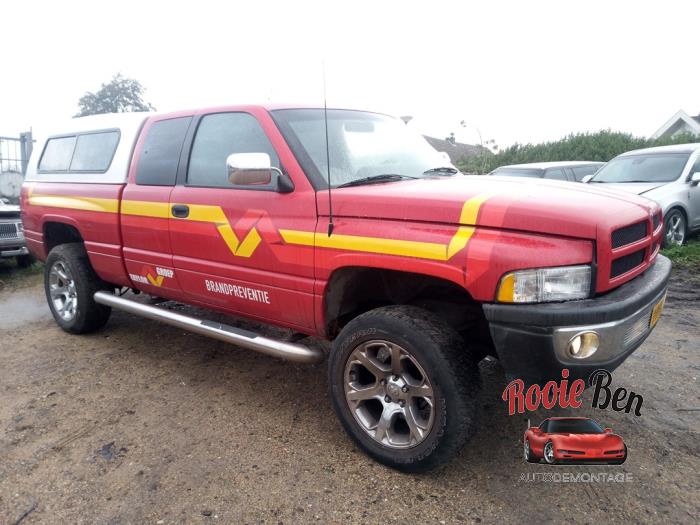 Dodge Ram 3500 5.2 1500 4x2 Kat. Schadevoertuig (1997, Rood, Wit)