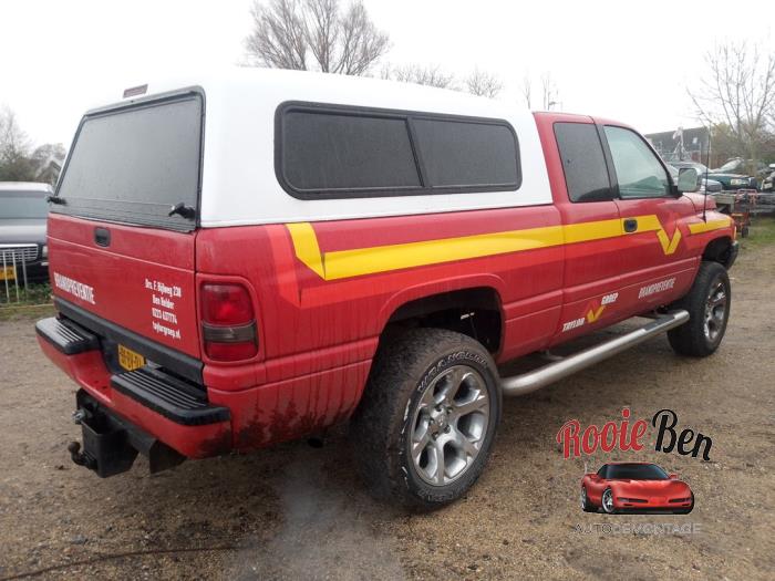 Dodge Ram 3500 5.2 1500 4x2 Kat. Schadevoertuig (1997, Rood, Wit)