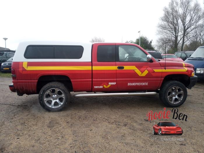 Dodge Ram 3500 5.2 1500 4x2 Kat. Schadevoertuig (1997, Rood, Wit)