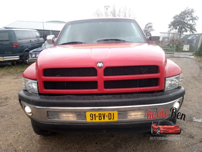 Dodge Ram 3500 5.2 1500 4x2 Kat. Schadevoertuig (1997, Rood, Wit)