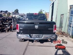 Dodge 1500 Crew Cab 5.7 Hemi V8 4x4 Sloopvoertuig (2016, Zwart)
