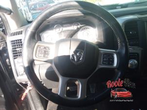 Dodge 1500 Crew Cab 5.7 Hemi V8 4x4 Sloopvoertuig (2016, Zwart)
