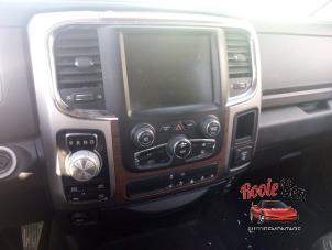 Dodge 1500 Crew Cab 5.7 Hemi V8 4x4 Sloopvoertuig (2016, Zwart)
