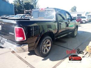 Dodge 1500 Crew Cab 5.7 Hemi V8 4x4 Sloopvoertuig (2016, Zwart)