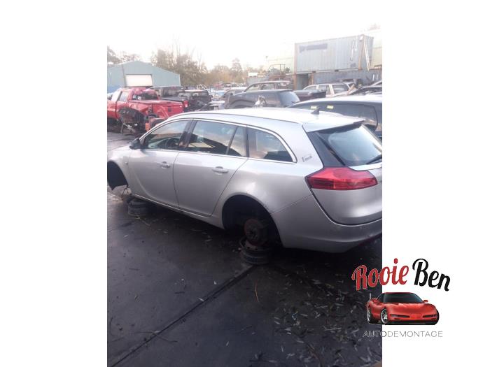 Opel Insignia Sports Tourer 2.0 CDTI 16V 130 ecoFLEX Sloopvoertuig (2010, Grijs)
