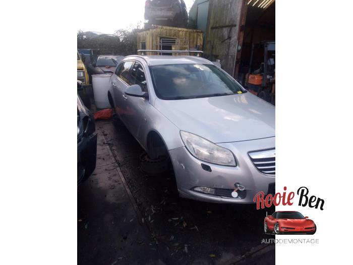 Opel Insignia Sports Tourer 2.0 CDTI 16V 130 ecoFLEX Sloopvoertuig (2010, Grijs)