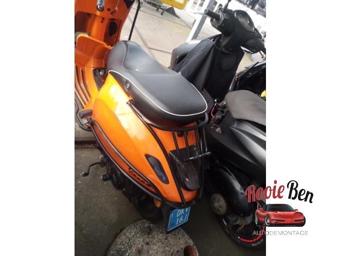 Vespa Scooter (Sloopvoertuig, 2017)
