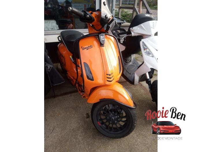 Vespa Scooter (Sloopvoertuig, 2017)