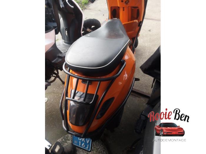 Vespa Scooter (Sloopvoertuig, 2017)