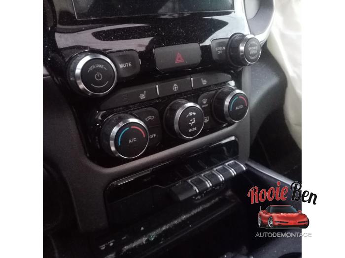 Dodge 1500 Crew Cab 5.7 Hemi V8 4x4 Sloopvoertuig (2019, Blauw)