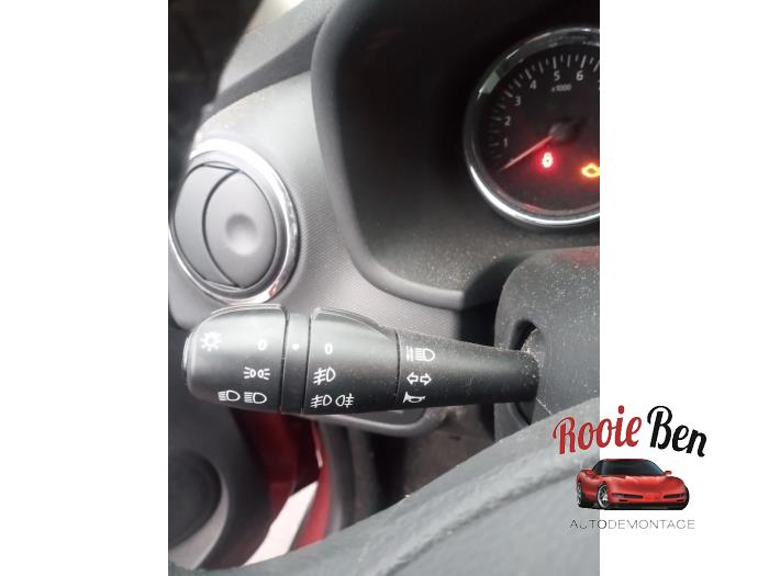 Dacia Sandero II 0.9 TCE 12V Sloopvoertuig (2013, Rood)