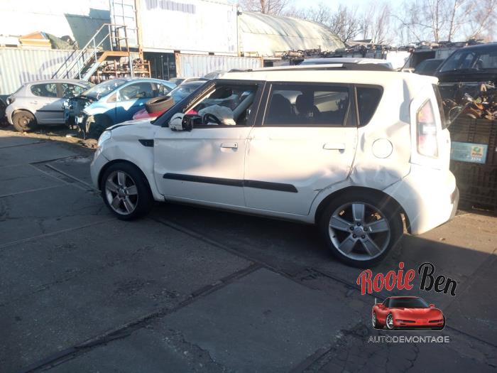 Kia Soul I 1.6 CVVT 16V Sloopvoertuig (2009, Creme)
