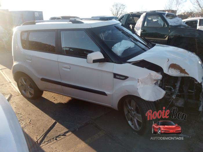 Kia Soul I 1.6 CVVT 16V Sloopvoertuig (2009, Creme)