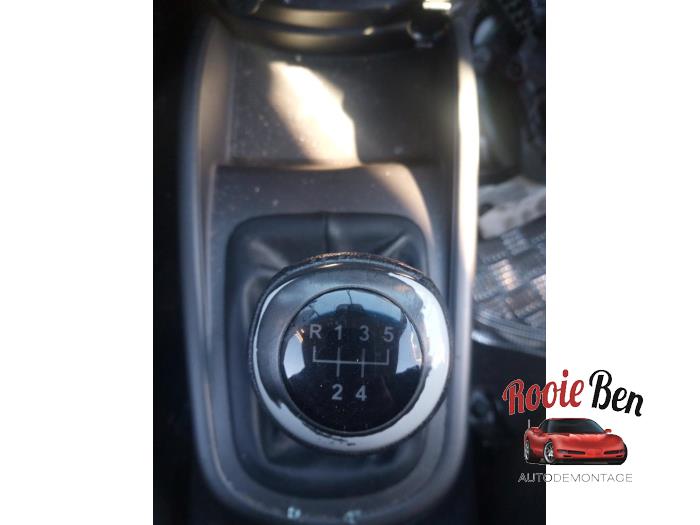 Kia Soul I 1.6 CVVT 16V Sloopvoertuig (2009, Creme)