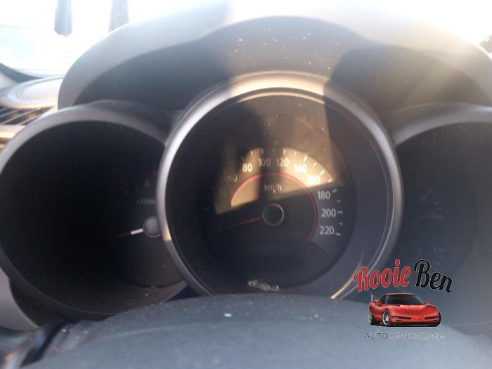 Kia Soul I 1.6 CVVT 16V Sloopvoertuig (2009, Creme)