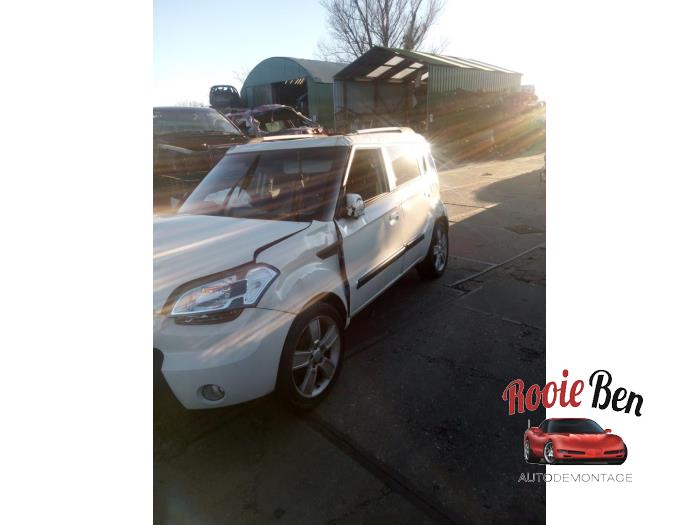 Kia Soul I 1.6 CVVT 16V Sloopvoertuig (2009, Creme)