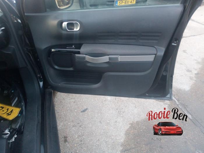 Citroen C4 Cactus 1.6 Blue Hdi 100 Sloopvoertuig (2015, Zwart)