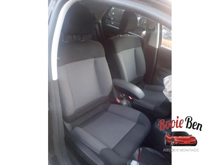 Citroen C4 Cactus 1.6 Blue Hdi 100 Sloopvoertuig (2015, Zwart)