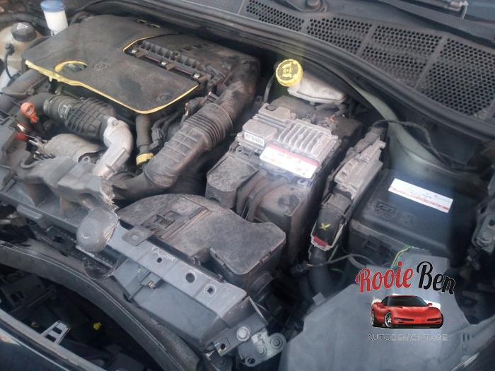 Citroen C4 Cactus 1.6 Blue Hdi 100 Sloopvoertuig (2015, Zwart)