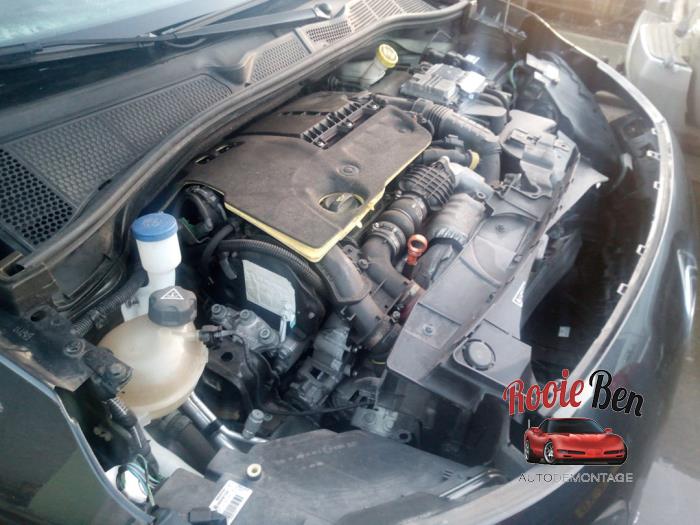 Citroen C4 Cactus 1.6 Blue Hdi 100 Sloopvoertuig (2015, Zwart)