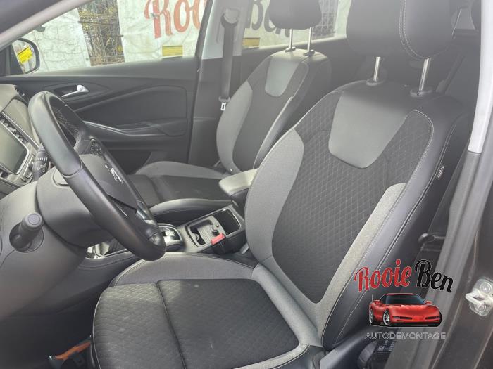 Opel Grandland 1.2 Turbo 12V Sloopvoertuig (2019, Grijs)