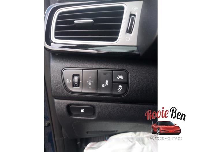 Kia Niro I 1.6 GDI Hybrid Sloopvoertuig (2017, Blauw)